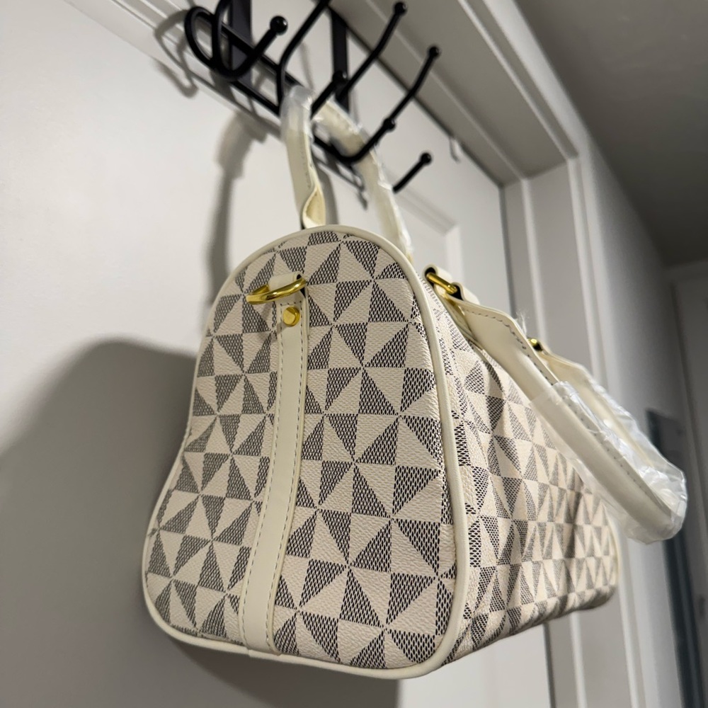 Francesca's Collections Cream and Gray Patterned Satchel - Picture 6 of 12